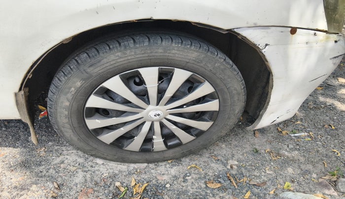2012 Toyota Etios Liva GD, Diesel, Manual, 2,49,162 km, tyre