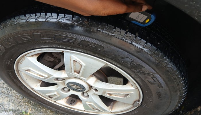 2012 Mahindra XUV500 W8, Diesel, Manual, 1,01,894 km, tyre