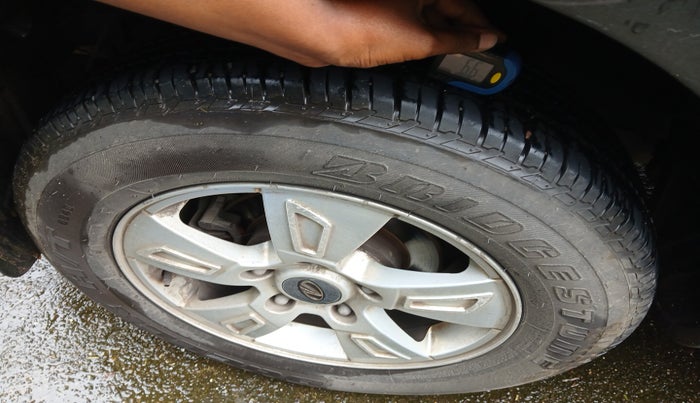 2012 Mahindra XUV500 W8, Diesel, Manual, 1,01,894 km, tyre