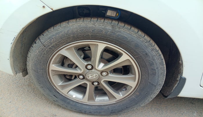 2013 Hyundai Grand i10 ASTA 1.1 CRDI (O), Diesel, Manual, 1,10,232 km, tyre