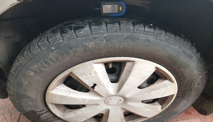 2010 Maruti Swift Dzire VXI, Petrol, Manual, 72,641 km, tyre