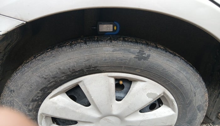 2010 Maruti Swift Dzire VXI, Petrol, Manual, 72,641 km, tyre