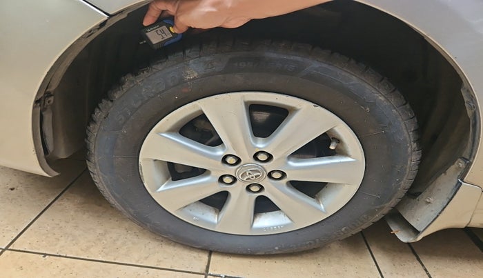 2012 Toyota Corolla Altis G PETROL, Petrol, Manual, 55,957 km, tyre