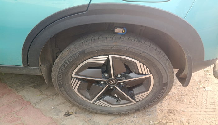 2023 Tata NEXON CREATIVE+ DUAL TONE 1.2 PETROL, Petrol, Manual, 16,177 km, tyre