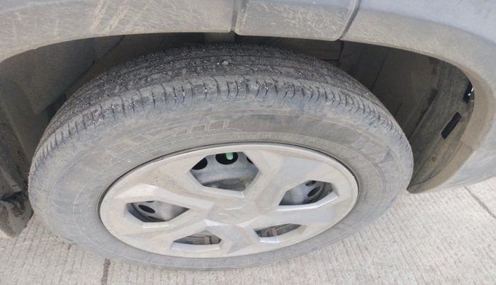2023 Maruti BREZZA VXI, Petrol, Manual, 34,448 km, tyre