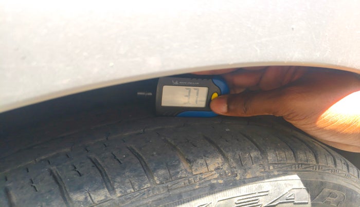 2016 Hyundai Grand i10 SPORTZ 1.2 KAPPA VTVT, Petrol, Manual, 43,966 km, tyre