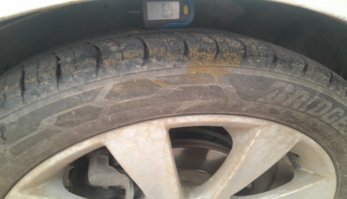 2012 Hyundai Verna FLUIDIC 1.6 CRDI SX, Diesel, Manual, 1,21,359 km, tyre