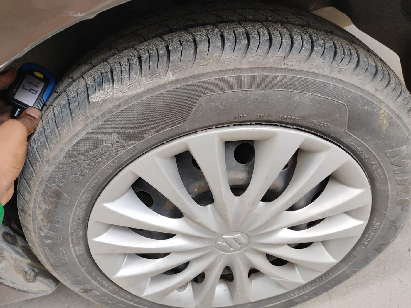 2015 Maruti Ciaz VDI +, Diesel, Manual, 1,74,125 km, tyre