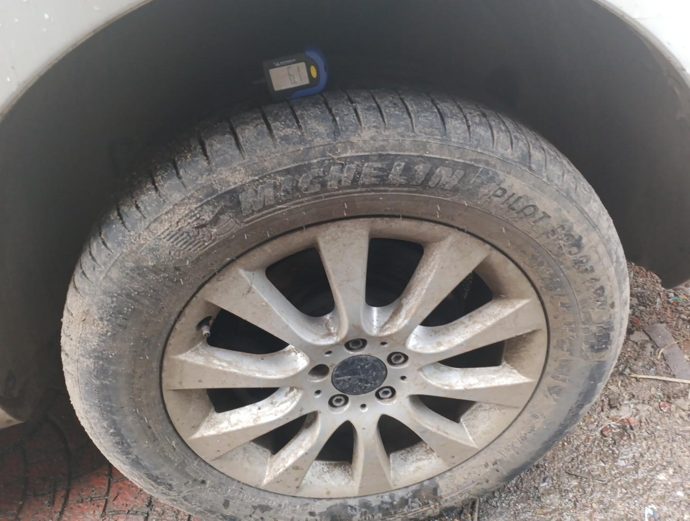 2013 Mercedes Benz Ml Class 250 CDI, Diesel, Automatic, 1,65,182 km, tyre