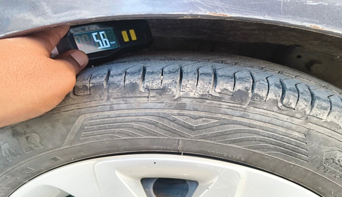 2014 Hyundai Eon MAGNA +, Petrol, Manual, 73,858 km, tyre