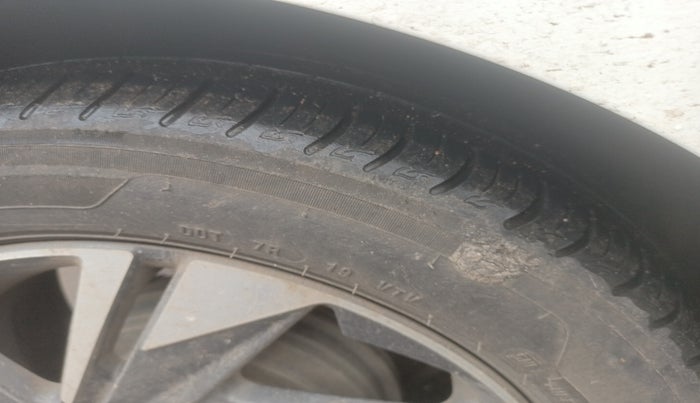 2021 Hyundai NEW I20 ASTA (O) 1.2 MT, Petrol, Manual, 79,000 km, tyre