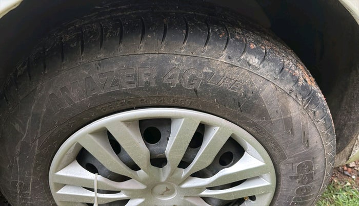 2018 Maruti Dzire VDI, Diesel, Manual, 1,00,478 km, tyre