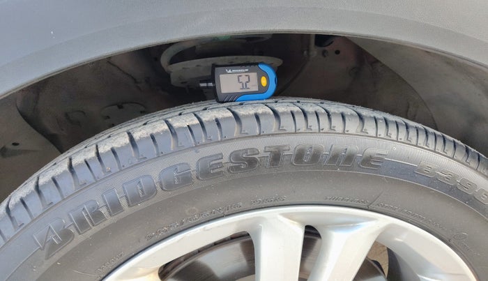 2015 Hyundai Creta SX PLUS 1.6 PETROL, Petrol, Manual, 1,02,628 km, tyre