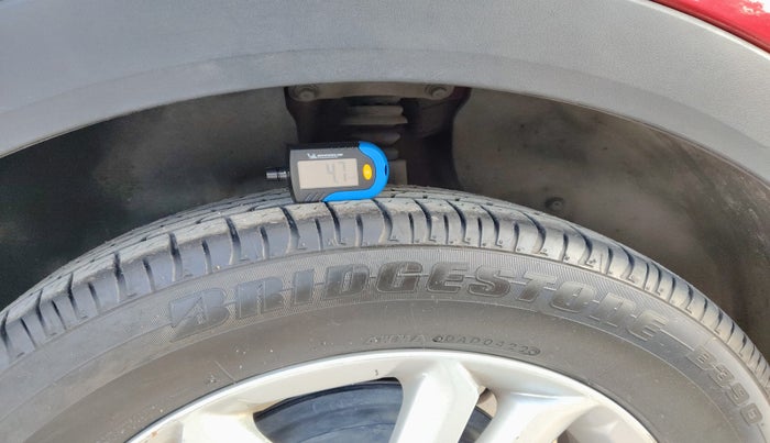 2015 Hyundai Creta SX PLUS 1.6 PETROL, Petrol, Manual, 1,02,628 km, tyre