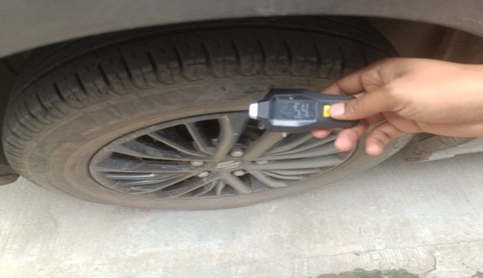 2021 Maruti XL6 ALPHA AT, Petrol, Automatic, 34,262 km, tyre
