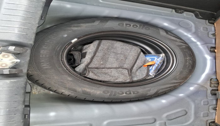 2019 Hyundai VENUE SX 1.0 (O) TURBO, Petrol, Manual, 15,664 km, tyre