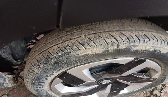 2022 Nissan MAGNITE XL, Petrol, Manual, 45,118 km, tyre