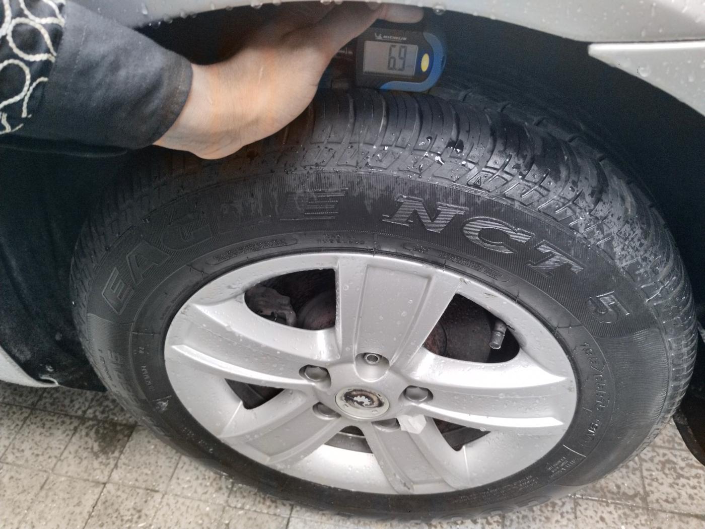2010 Skoda Laura AMBIENTE 1.8 TSI, Petrol, Manual, 45,007 km, tyre