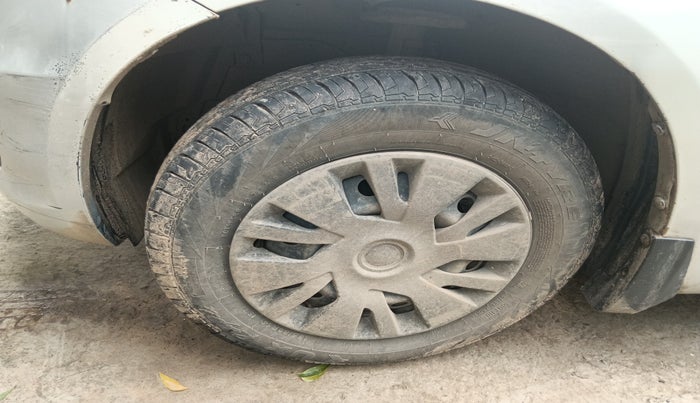 2015 Maruti Swift VDI, Diesel, Manual, 1,80,119 km, tyre