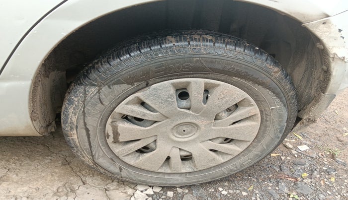 2015 Maruti Swift VDI, Diesel, Manual, 1,80,119 km, tyre