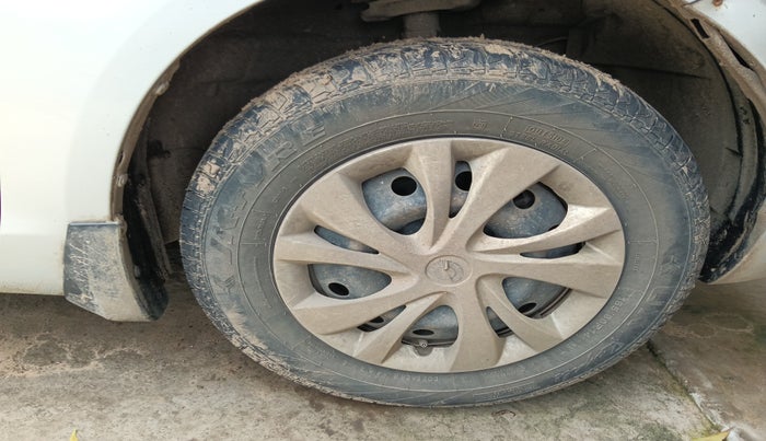 2015 Maruti Swift VDI, Diesel, Manual, 1,80,119 km, tyre