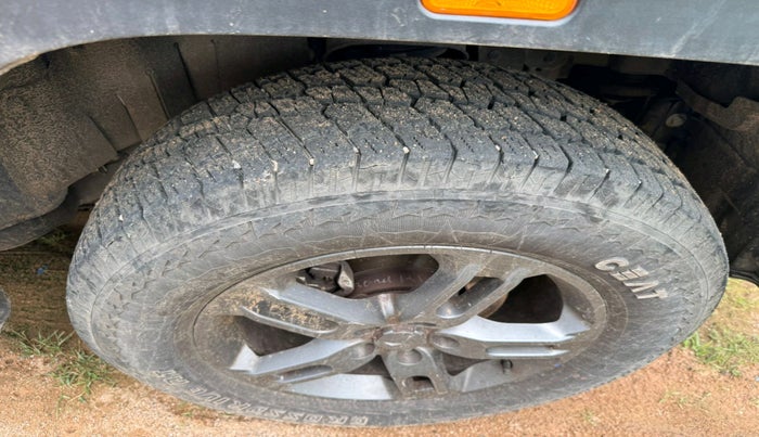 2023 Mahindra Thar LX P 2WD AT HT, Petrol, Automatic, 14,326 km, tyre