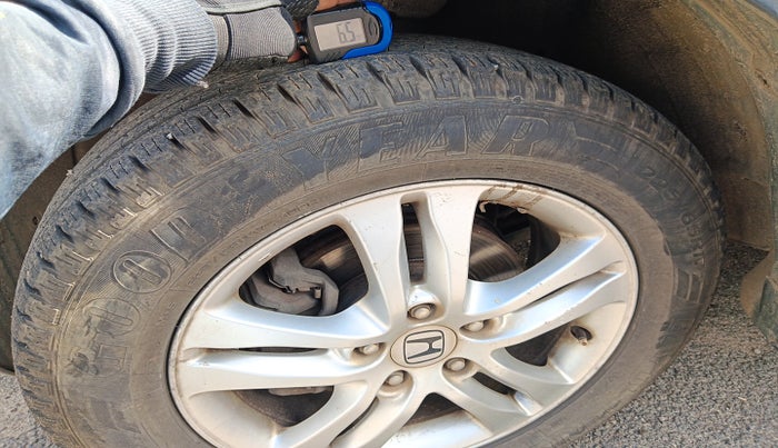 2010 Honda CRV 2.4L 2WD AT, Petrol, Automatic, 1,45,170 km, tyre