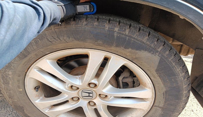 2010 Honda CRV 2.4L 2WD AT, Petrol, Automatic, 1,45,170 km, tyre