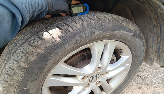 2010 Honda CRV 2.4L 2WD AT, Petrol, Automatic, 1,45,170 km, tyre