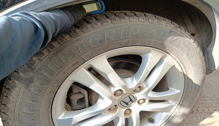 2010 Honda CRV 2.4L 2WD AT, Petrol, Automatic, 1,45,170 km, tyre