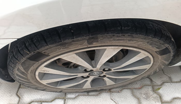 2015 Hyundai Verna 1.6 CRDI SX, Diesel, Manual, 93,705 km, tyre