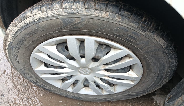 2017 Maruti Dzire VDI, Diesel, Manual, 86,862 km, tyre
