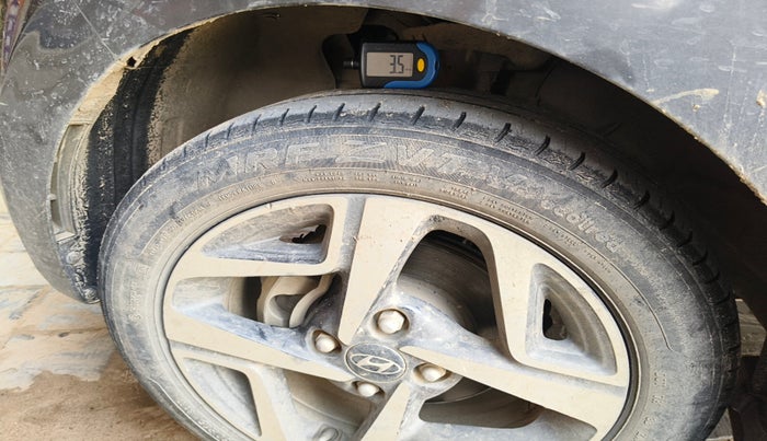 2022 Hyundai AURA SX 1.2, Petrol, Manual, 50,033 km, tyre