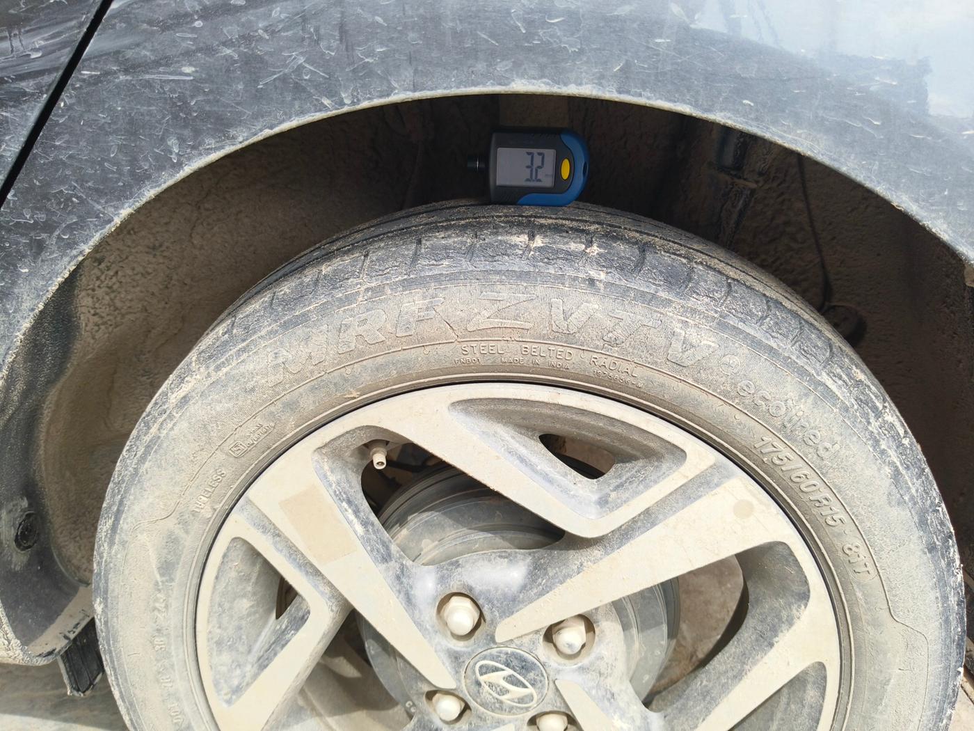 2022 Hyundai AURA SX 1.2, Petrol, Manual, 50,033 km, tyre