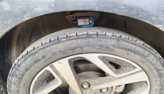 2022 Hyundai AURA SX 1.2, Petrol, Manual, 50,033 km, tyre