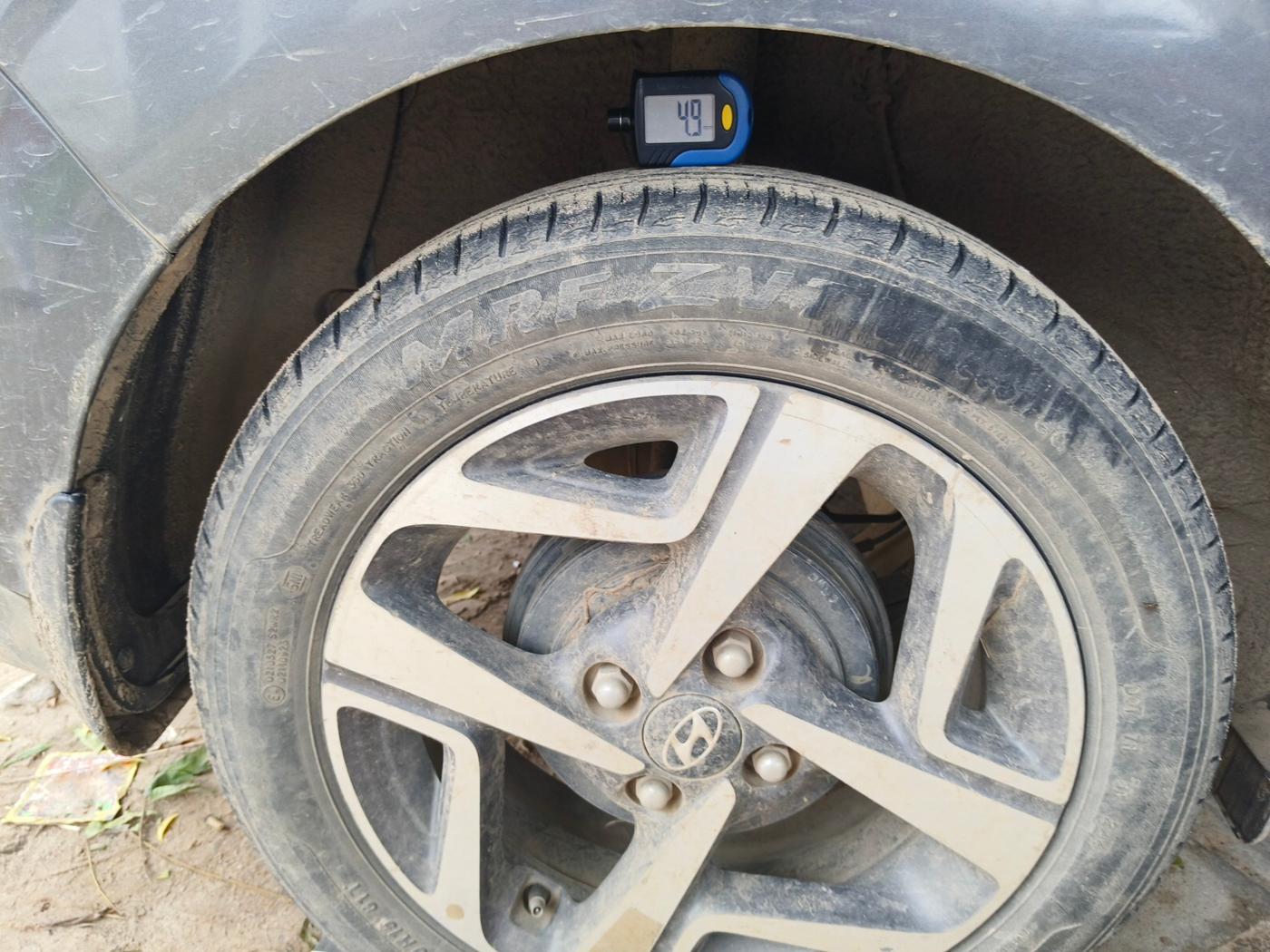 2022 Hyundai AURA SX 1.2, Petrol, Manual, 50,033 km, tyre