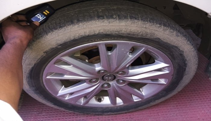 2020 Toyota Innova Crysta 2.4 ZX AT 7 STR, Diesel, Automatic, 1,41,622 km, tyre