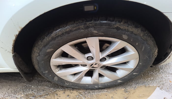 2018 Skoda Octavia 2.0 TDI L&K AT, Diesel, Automatic, 1,03,047 km, tyre