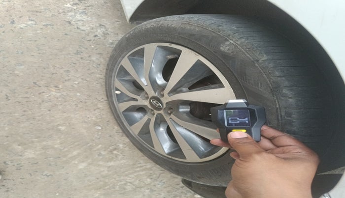 2014 Hyundai Verna FLUIDIC 1.6 CRDI SX OPT AT, Diesel, Automatic, 2,08,152 km, tyre