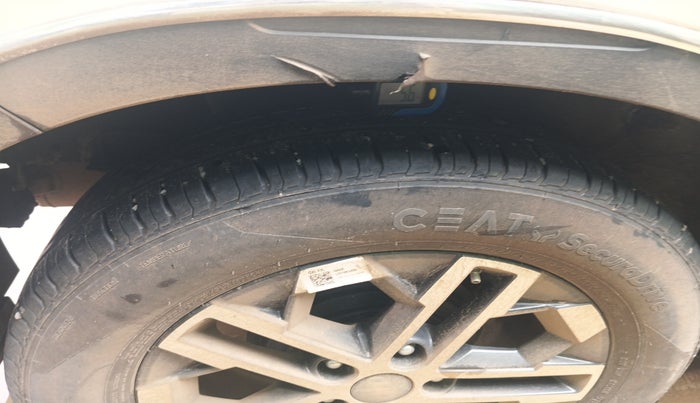 2023 Hyundai VENUE SX (O) MT 1.0 Turbo, Petrol, Manual, 15,683 km, tyre