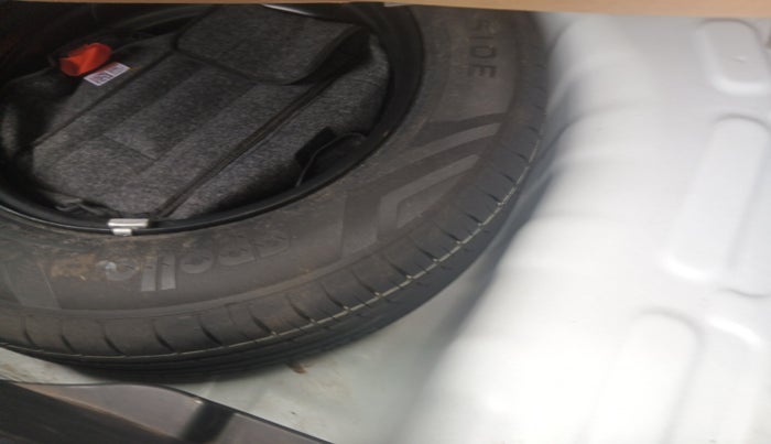 2023 Hyundai VENUE SX (O) MT 1.0 Turbo, Petrol, Manual, 15,683 km, tyre