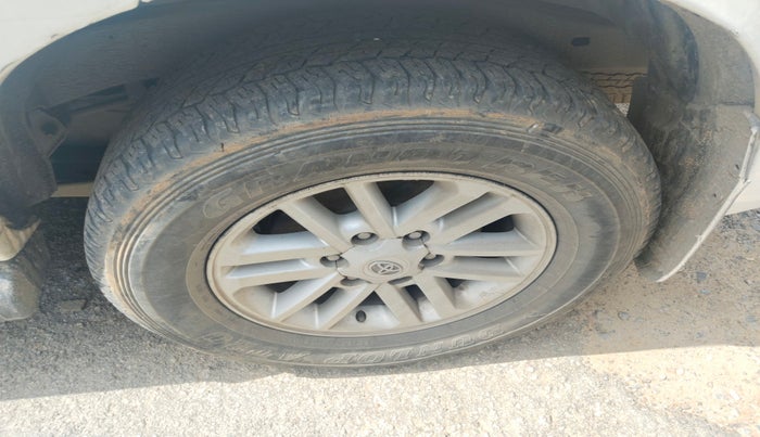 2013 Toyota Fortuner 3.0 4X2 AT, Diesel, Automatic, 1,31,692 km, tyre