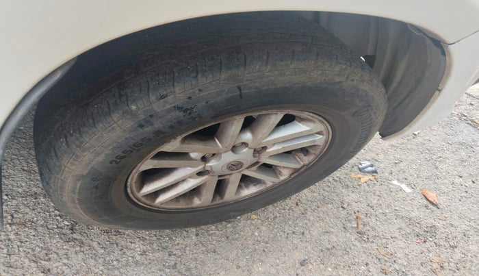2013 Toyota Fortuner 3.0 4X2 AT, Diesel, Automatic, 1,31,692 km, tyre