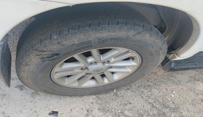 2013 Toyota Fortuner 3.0 4X2 AT, Diesel, Automatic, 1,31,692 km, tyre
