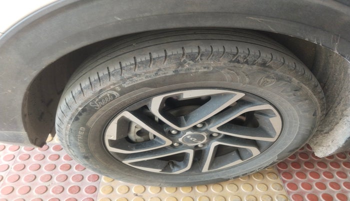 2022 KIA CARENS PRESTIGE PLUS 1.5 DIESEL 7 STR, Diesel, Manual, 46,000 km, tyre