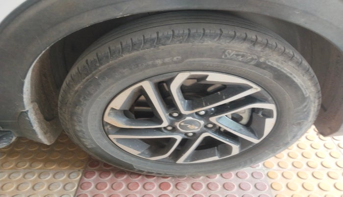 2022 KIA CARENS PRESTIGE PLUS 1.5 DIESEL 7 STR, Diesel, Manual, 46,000 km, tyre