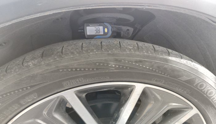 2016 Hyundai Tucson GLS 2WD AT DIESEL, Diesel, Automatic, 1,20,094 km, tyre