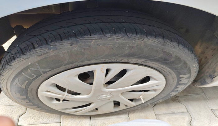 2016 Maruti Swift VDI (O), Diesel, Manual, 1,27,050 km, tyre
