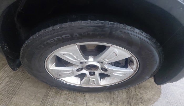 2015 Mahindra XUV500 W8, Diesel, Manual, 87,464 km, tyre