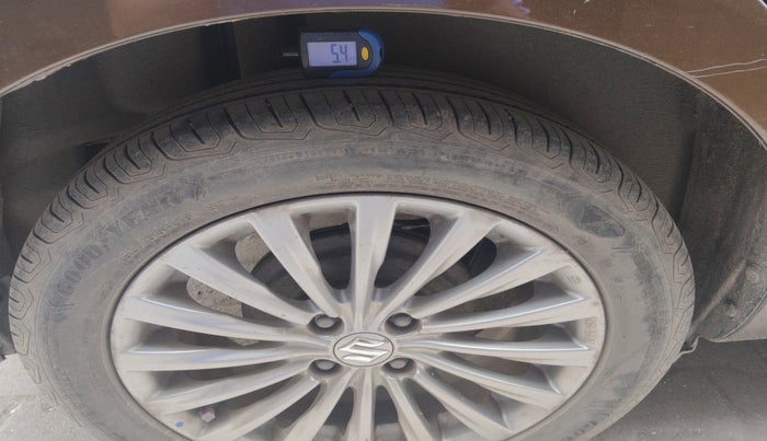 2016 Maruti Ciaz ZXI+ AT, Petrol, Automatic, 80,171 km, tyre